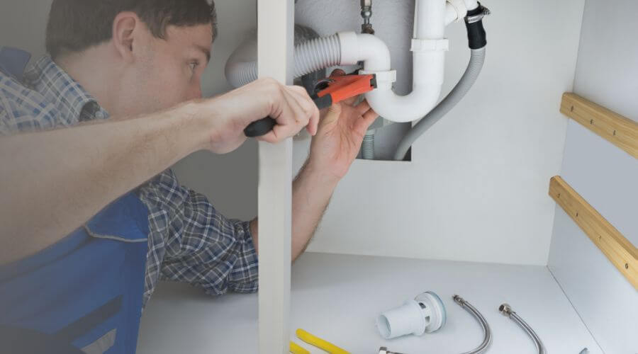 Local tankless water heater installation in Plano, IA